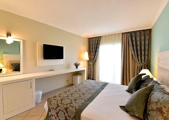 Ayaz Aqua Hotel 5*